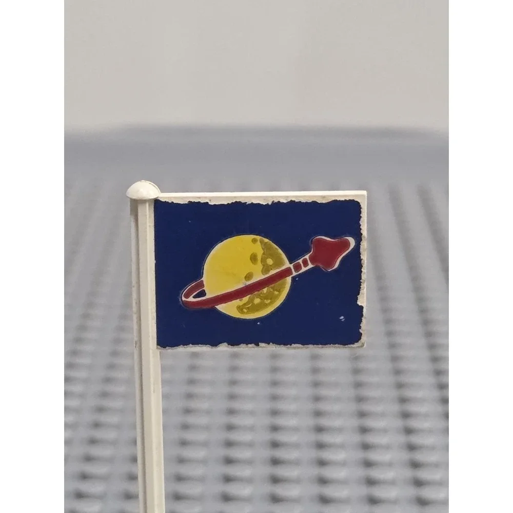 Lego Classic Space Logo Flag Command Base 6970 Vintage 1980